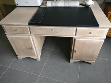 bureau beschikbaar voor biedingen