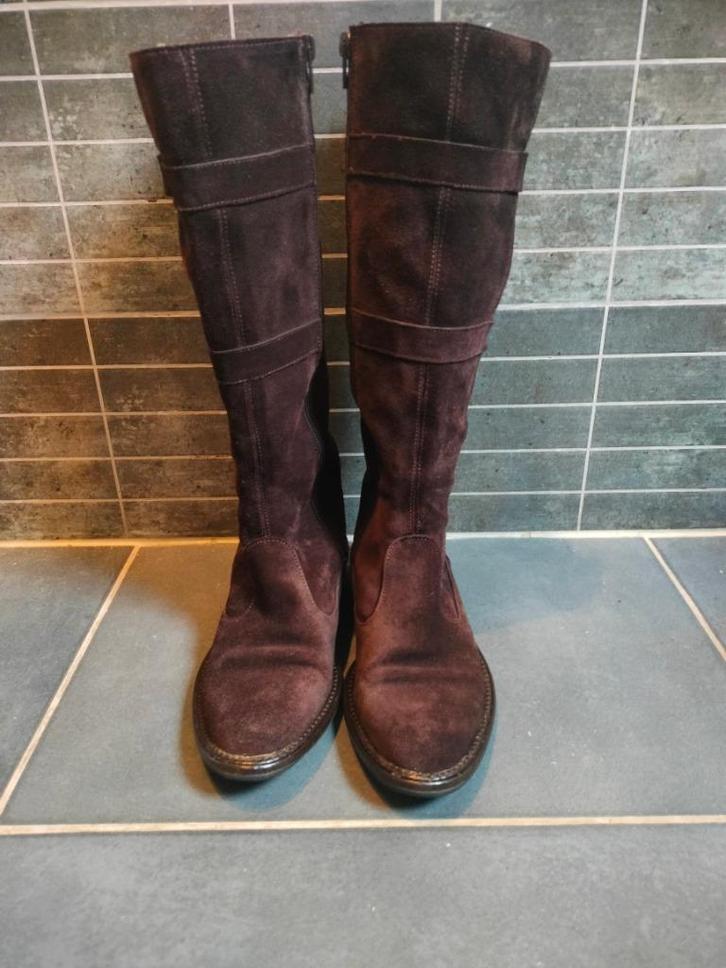 Prachtige Bruine knie laarzen GP Design, Kleding | Dames, Schoenen, Zo goed als nieuw, Hoge laarzen, Bruin, Verzenden