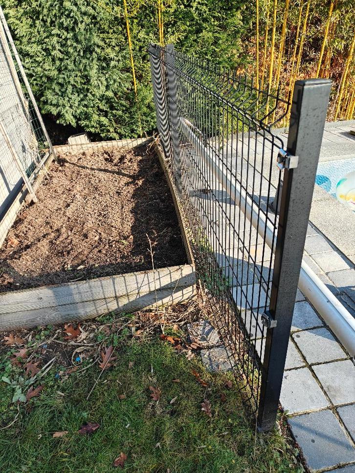 6 draadpanelen + poortje, Jardin & Terrasse, Clôtures de jardin, Utilisé, Clôture en treillis métallique simple, Aluminium, Avec portail