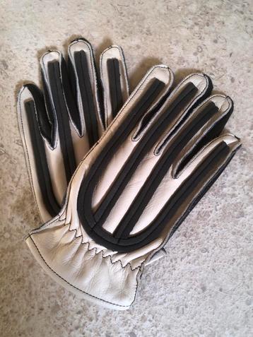 Cross handschoenen retro beschikbaar voor biedingen