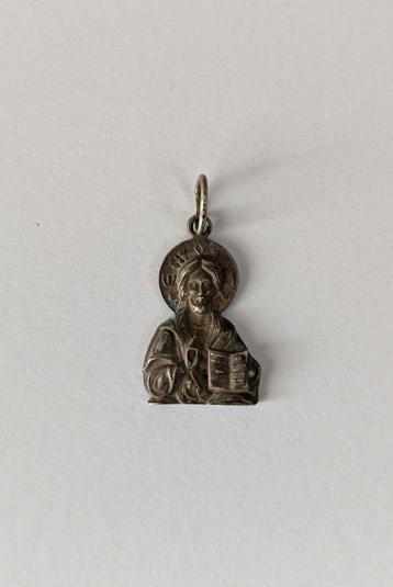 Antieke zilveren hanger van Jezus Christus   beschikbaar voor biedingen