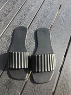 zwarte slippers Cos nieuw, Kleding | Dames, Schoenen, Nieuw, Slippers, Cos, Zwart