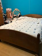 Lit 2 pers en chêne 140x200 sommier matelas tables nuit, Ophalen