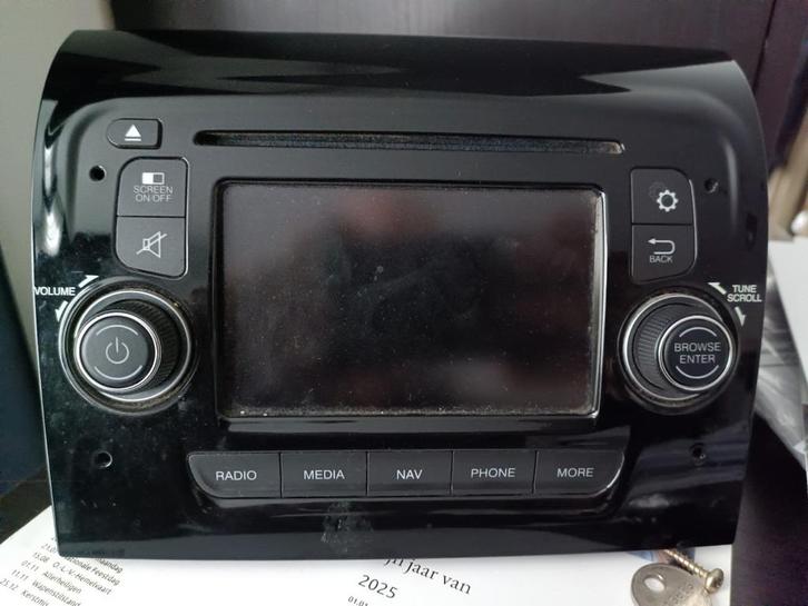 Originele Continental / Mopar Fiat 250 VP2 ECE NAV multimed, Auto diversen, Autoradio's, Zo goed als nieuw, Ophalen of Verzenden