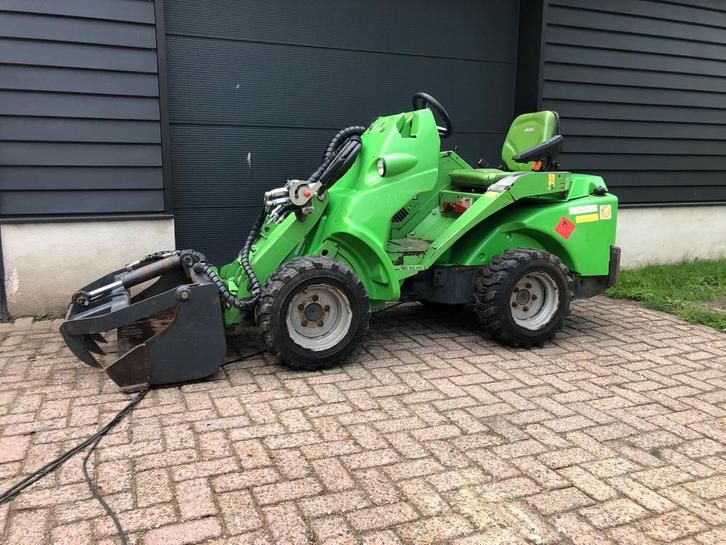 Avant 423 met telegiek en knijpbak, Articles professionnels, Machines & Construction | Grues & Excavatrices, Chargeuse sur pneus ou Chouleur