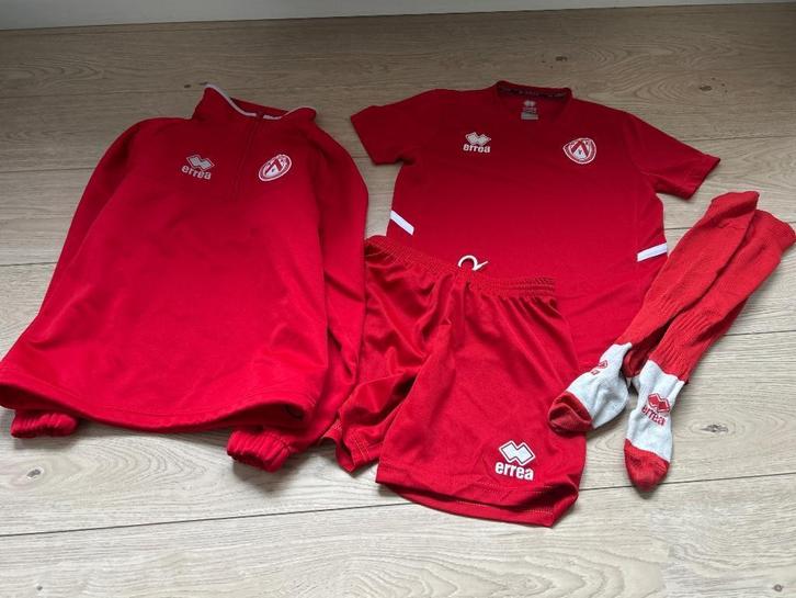 Kvk - Kv Kortrijk - training outfit Errea XXS, Sport en Fitness, Voetbal, Gebruikt, Set, Maat XS of kleiner, Ophalen