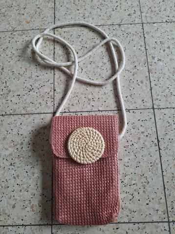 Nieuw GSM tasje. beschikbaar voor biedingen