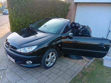 Peugeot te koop 2000€, Auto's, Peugeot, Voorwielaandrijving, Stof, Zwart, Cabriolet