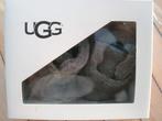 UGG SPLINTERNIEUWE BABYSLOEFJES  maat 18, Autres types, Garçon ou Fille, Enlèvement, Ugg