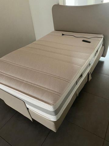 Huiselijk ziekenhuisbed boxspring  beschikbaar voor biedingen