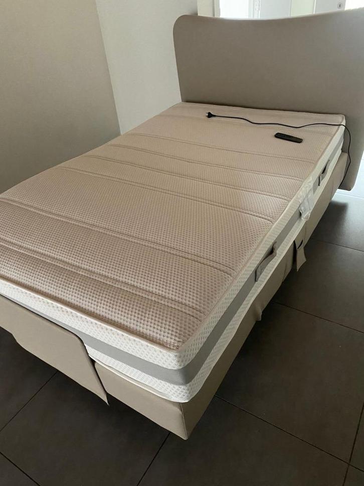 Huiselijk ziekenhuisbed boxspring, Huis en Inrichting, Slaapkamer | Boxsprings, Zo goed als nieuw, 120 cm, 200 cm, Eenpersoons