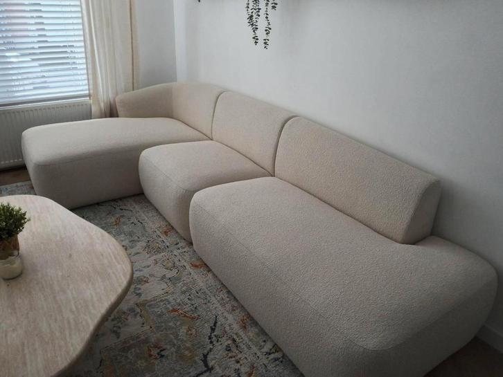 Moderne design zetel – By SIDDE Vita (zoals nieuw!), Huis en Inrichting, Zetels | Complete zithoeken, Zo goed als nieuw, Stof