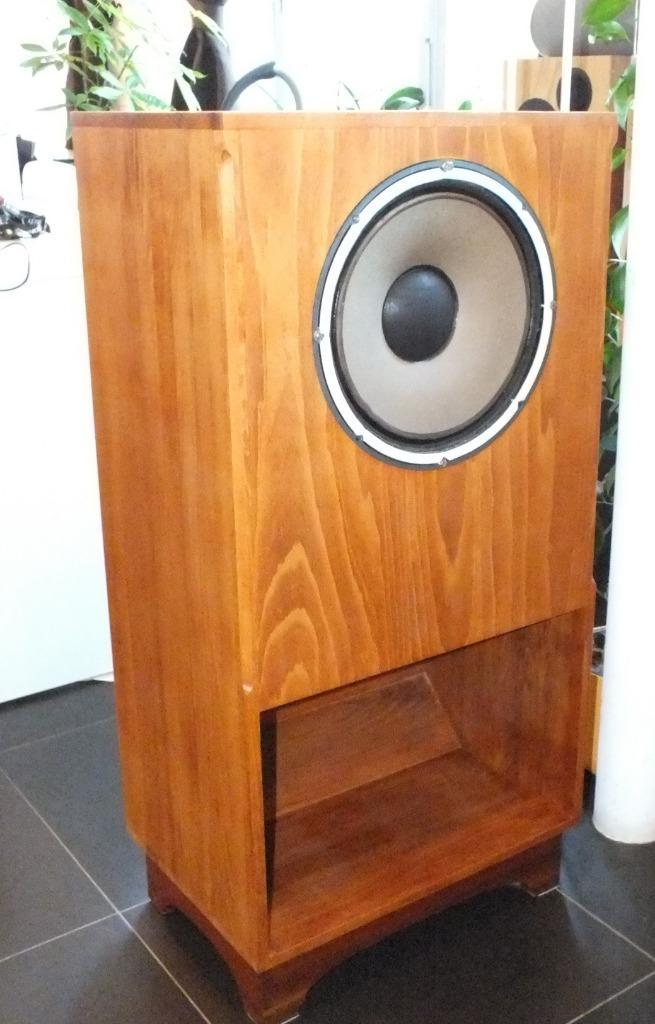 PAAR RECHTHOEKIGE RODE MONITOREN VAN TANNOY GRF (vintage), Audio, Tv en Foto, Luidsprekerboxen, Zo goed als nieuw, Minder dan 60 watt