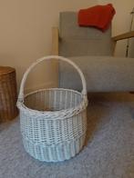 Rieten mand, Huis en Inrichting, Woonaccessoires | Schalen en Manden, Ophalen, Zo goed als nieuw, Mand