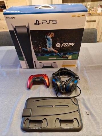 Ps5 met extra controller headset en cooling & chargingstand beschikbaar voor biedingen