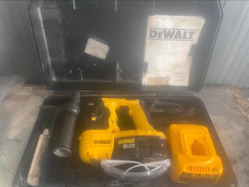 🔶’DEWALT’ klopboormachine-/18v-/2,6ah-/Batterij-/Oplader🔸 beschikbaar voor biedingen