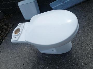 Wc met spoelbak gratis  beschikbaar voor biedingen