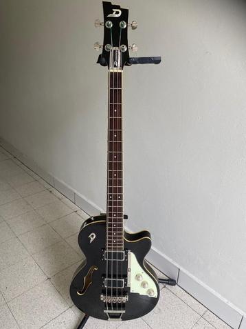 Basgitaar beschikbaar voor biedingen