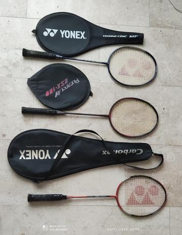 set van 3  badminton rackets disponible aux enchères