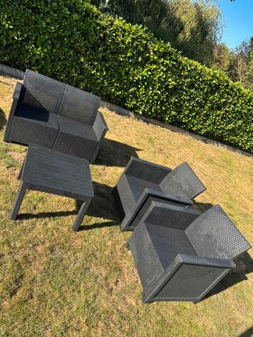 Lounge set beschikbaar voor biedingen