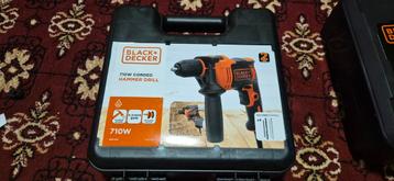 Black en decker boormachine 710w nieuwe met koffer beschikbaar voor biedingen