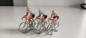 Miniatuur van fietsers  beschikbaar voor biedingen