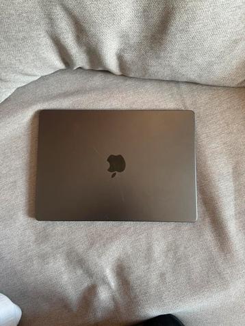 MacBook Pro M3 14 inch ( facturer de 2 mois  !)