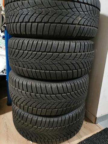 Pneus 225 45 R17 dunlop SP sport winter sur jantes bmw