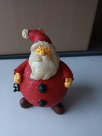 rood-witte kaars van een kerstman, kerst figuur.  10 cm