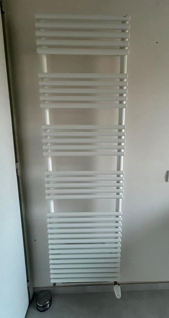 Zhender handdoek radiator met hete luchtblazer, Doe-het-zelf en Bouw, Verwarming en Radiatoren, Zo goed als nieuw, Radiator, Ophalen