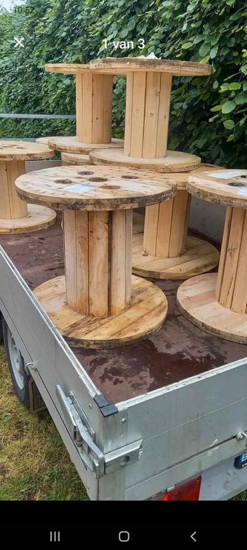 Houten haspels  beschikbaar voor biedingen