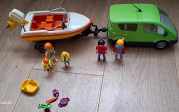 PLAYMOBIL 4144 de gezinsauto met boottrailer beschikbaar voor biedingen