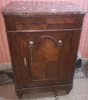 Veilig DELARUE type dressoir met marmer beschikbaar voor biedingen