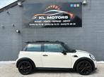 MINI COOPER ONE 1.6D 182 000KM CARPASS 2011 EURO 5 TOIT PANO, Auto's, Mini, Voorwielaandrijving, Euro 5, Zwart, Wit