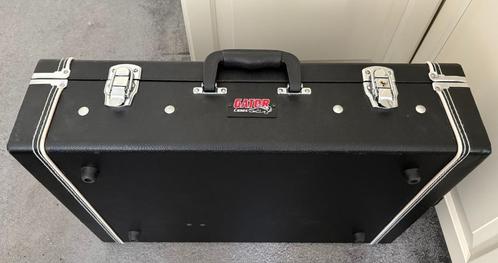 Gator Gig-Box Jr. inclusief G-BUS-8 power supply, Muziek en Instrumenten, Overige Muziek en Instrumenten, Zo goed als nieuw, Ophalen of Verzenden