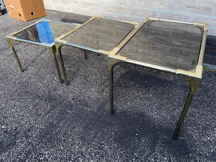 vintage mid century vergulde rook glas bijzettafels, Antiek en Kunst, Curiosa en Brocante, Ophalen
