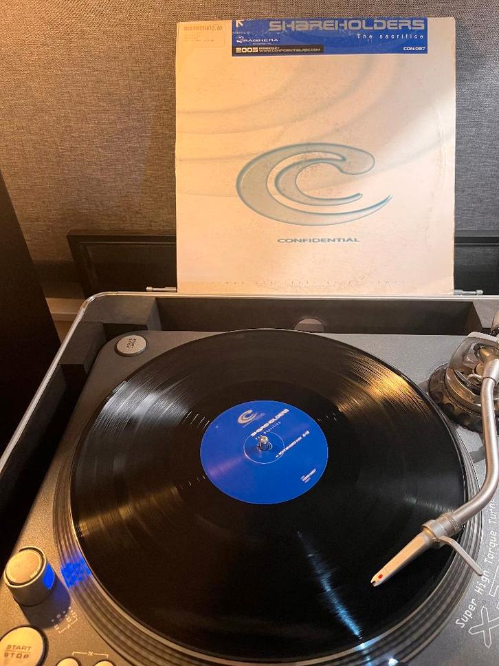 Vinyl | Shareholders – The Sacrifice, CD & DVD, Vinyles | Dance & House, Enlèvement ou Envoi