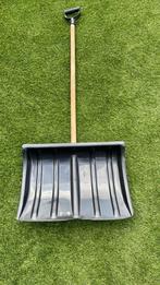 Sneeuwshop met houten steel, Ophalen, Gebruikt, Schop