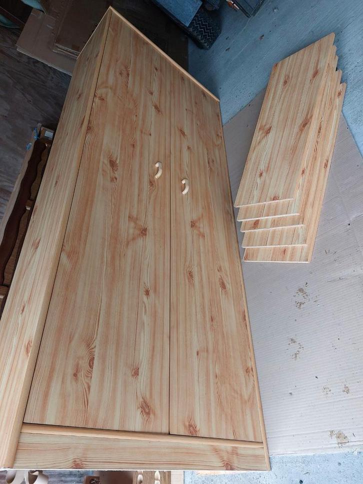 Hoge smalle kast met grenen look. Afm H 1m97, B 80cm, Huis en Inrichting, Kasten | Ladekasten, Ophalen