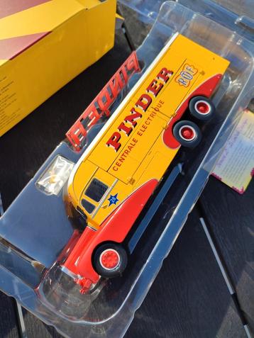 Pinder Bernard 28 1/43 Direkt Collection Circus Truck  beschikbaar voor biedingen