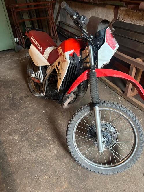 Honda mtx 125R met nieuwe stickers, zadel en lichten er bij, Fietsen en Brommers, Brommers | Honda, Ophalen