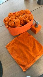Set van 12 gastendoekjes, oranje, in mandje met zeeppompje, Ophalen, Zo goed als nieuw, Oranje, Gastendoekje