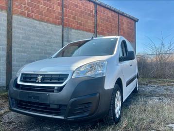 Superbe etat Peugeot partner 1 propriétaires  beschikbaar voor biedingen