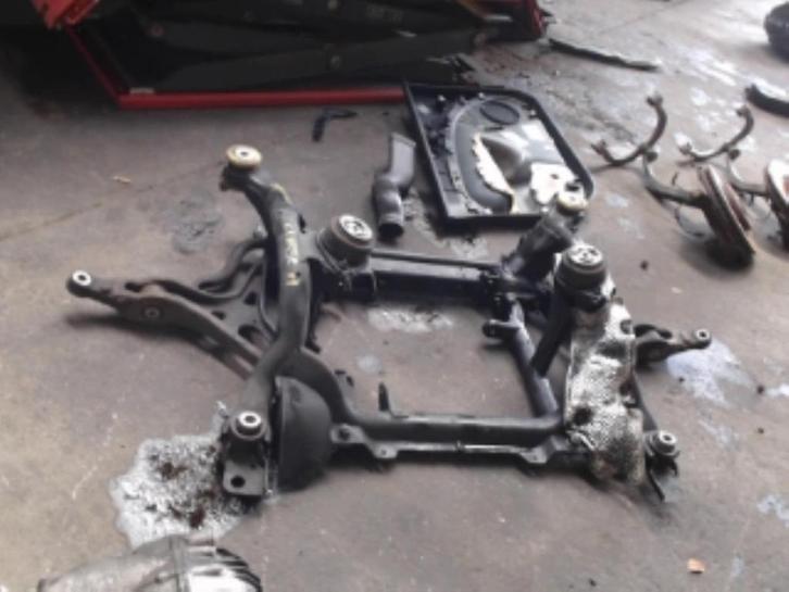 berceau avant MERCEDES CLASSE M II (W164) lp 13141, Autos : Pièces & Accessoires, Carrosserie & Tôlerie, Capot moteur, Mercedes-Benz