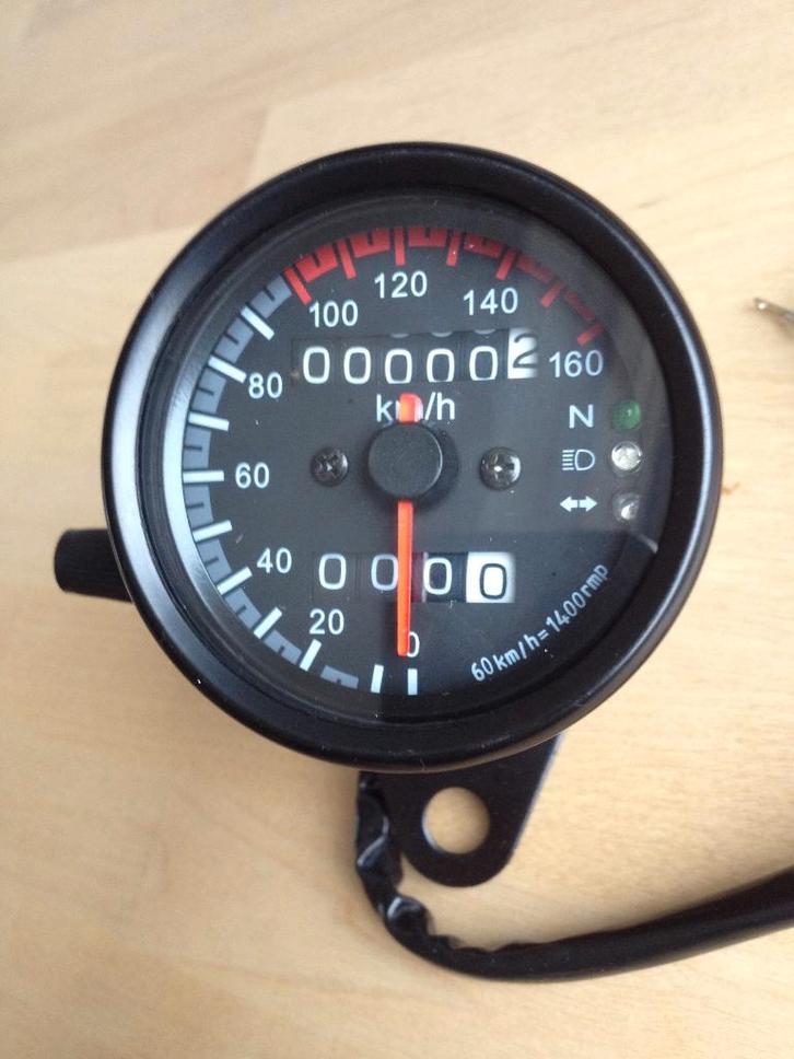 Kilometerteller caferacer bobber tracker scrambler zwart 3, Motoren, Tuning en Styling, Ophalen of Verzenden