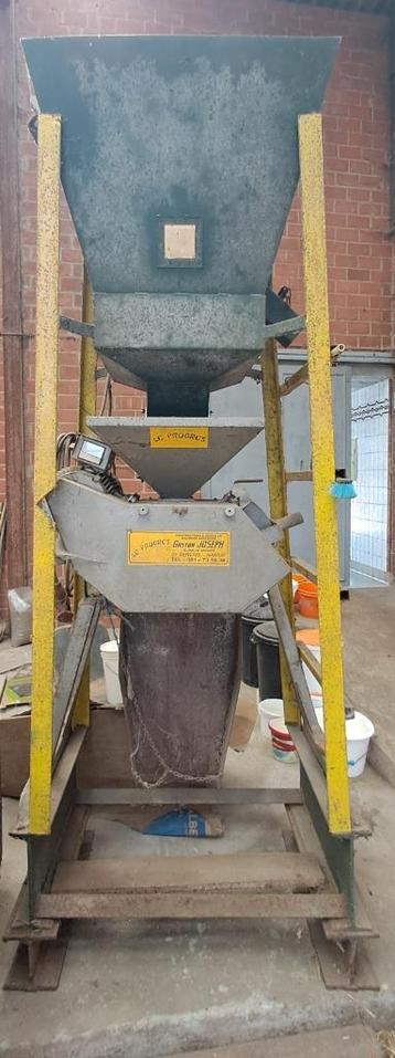 Moulin à grain + vis sans fin beschikbaar voor biedingen