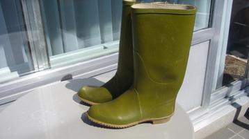 RUBBERLAARZEN (DAME) beschikbaar voor biedingen