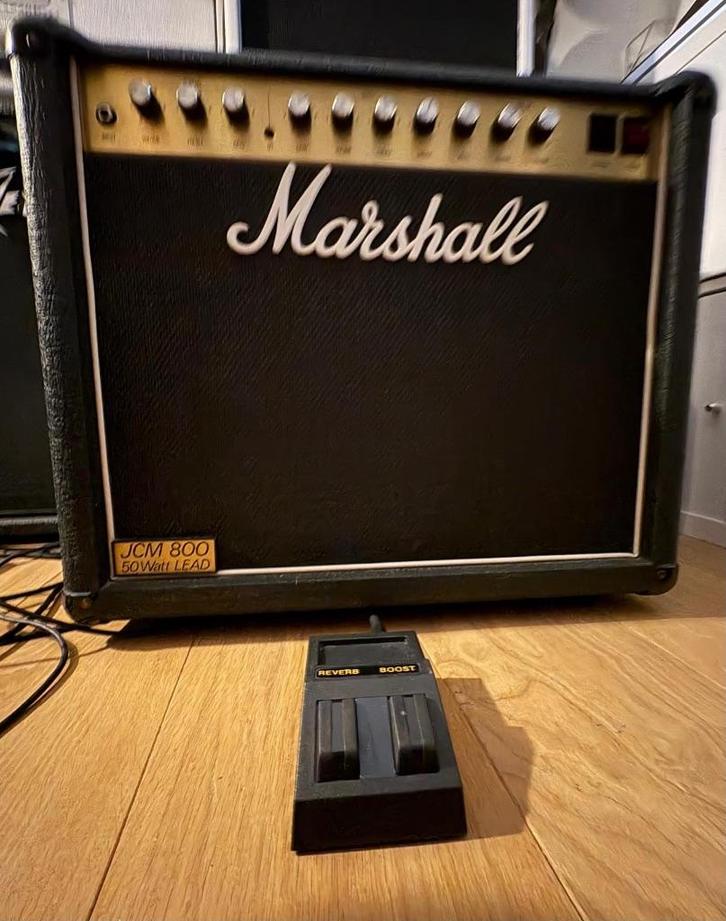Marshal JCM 800 Combo 4210 50 Watts Lead, Muziek en Instrumenten, Versterkers | Bas en Gitaar, Gebruikt, Gitaar, 50 tot 100 watt