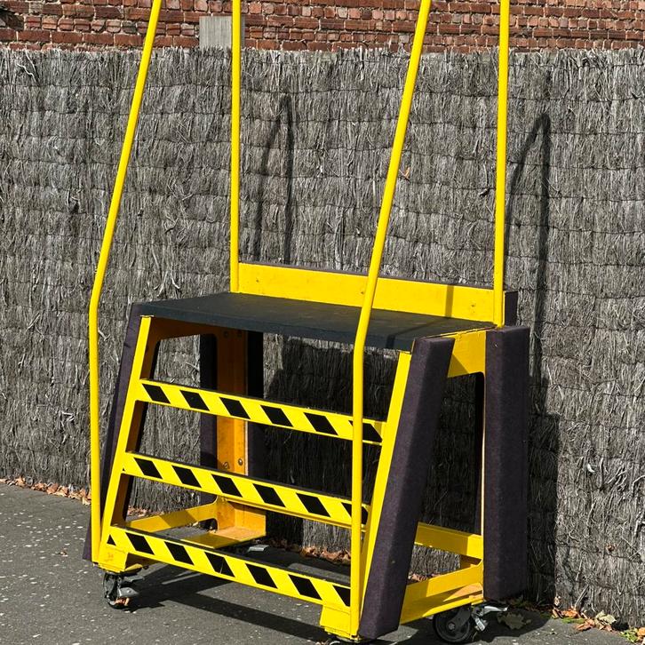 Roltrap werkplatform 100cm werkhoogte, Doe-het-zelf en Bouw, Ladders en Trappen, Trap, Ophalen of Verzenden