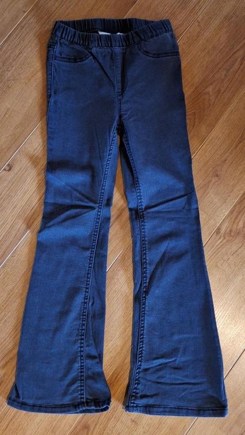 H&M zwarte bootleg jeans 128, Enfants & Bébés, Vêtements enfant | Taille 128, Utilisé, Fille, Pantalon, Enlèvement ou Envoi